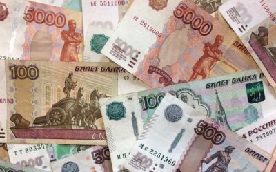 ارتفاع صرف الدولار وانخفاض اليورو واليوان مقابل الروبل الروسي